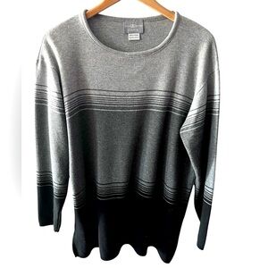 Vintage Gray and Black Striped Crew Neck Sweater Tunic by Jaclyn Smith Studio.